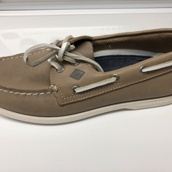 Sperry Boat Shoes - Picture 4 of 4